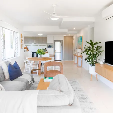 Airlie Summit Apartments-3