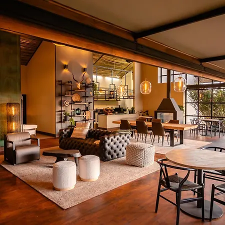 Mhondoro Safari Lodge & Villa-2