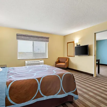 Super 8 By Wyndham Osseo Wi-3