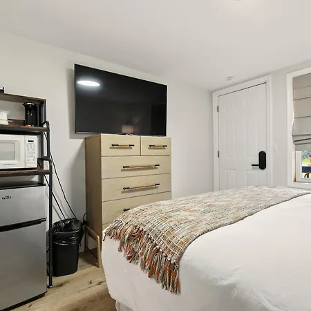 Hillside Hotel-2