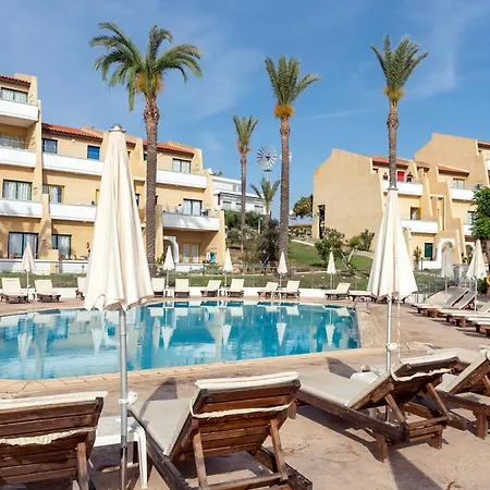 Myroandrou Beach Hotel Apartments-2