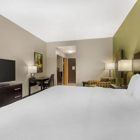 Best Western Plus Franciscan Square Inn & Suites Steubenville-2