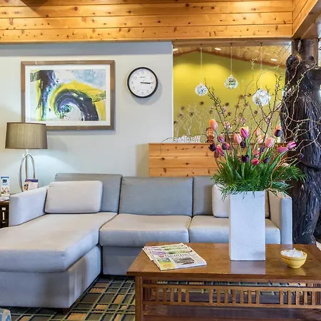 White Pine Inn & Suites-3