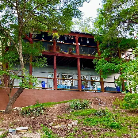 The Rivery Retreat, Choose From Luxury Guesthouse Cabin Or Poolside Suite In Lake Austin Hill Country-2