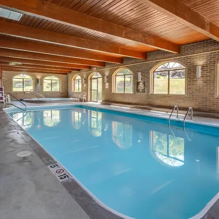 Comfort Inn Millersburg-2