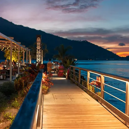 Cook'S Bay Hotel & Suites-3
