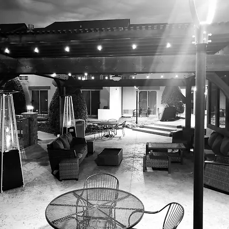 Club Hotel Nashville Inn & Suites-2