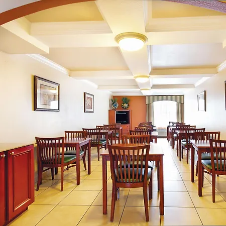 La Quinta Inn By Wyndham Orlando International Drive North-2