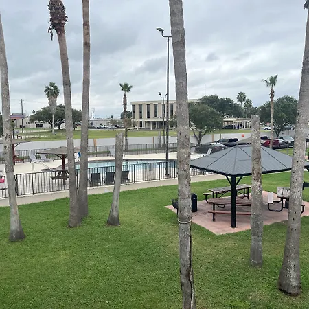 Red Roof Inn Corpus Christi North - Near Downtown-2