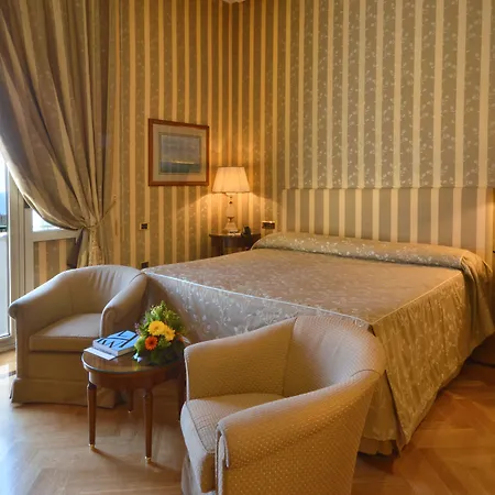 Grand Hotel Vesuvio-2