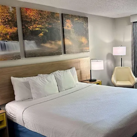 Days Inn By Wyndham Columbia Ne Fort Jackson-3