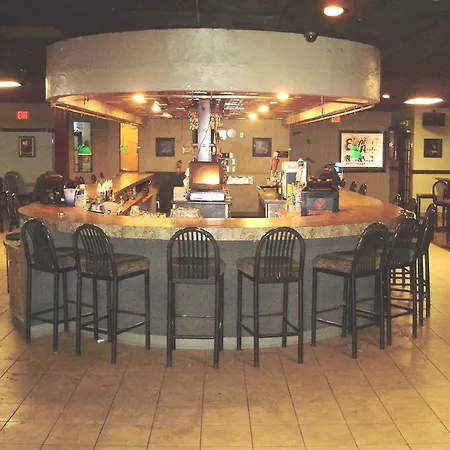 Trade Winds Central Inn-2