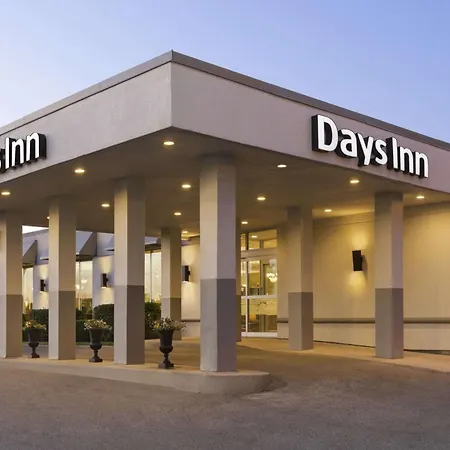 Days Inn By Wyndham London-2