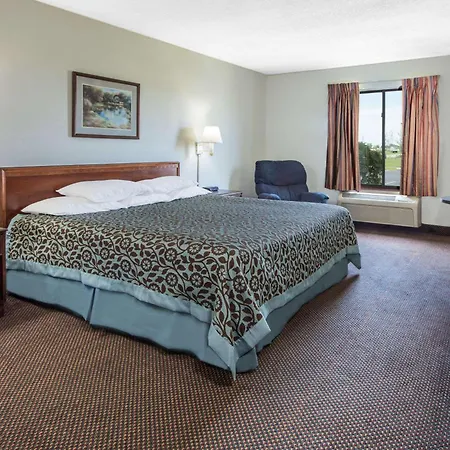 Days Inn By Wyndham Pontoon Beach-3