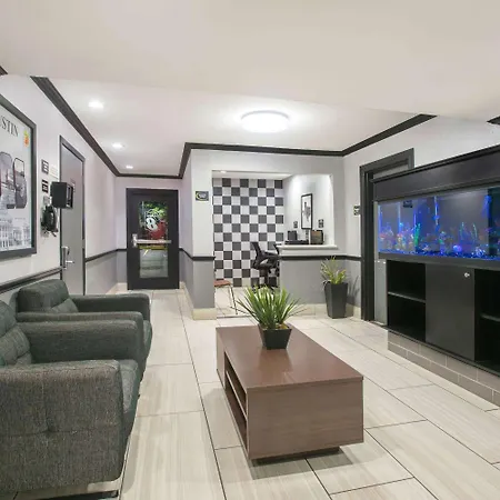 Super 8 By Wyndham Austin University/Downtown Area-3