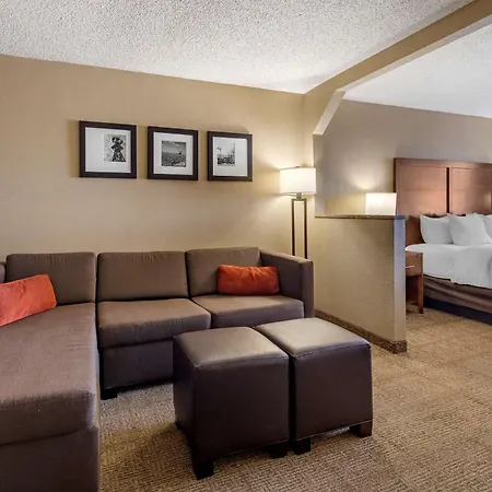 Comfort Inn & Suites Hays I-70-3