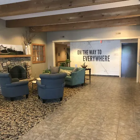 Quality Inn & Suites Hendersonville - Flat Rock-2