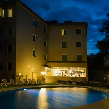 Fiesta Inn Express Perinorte-3