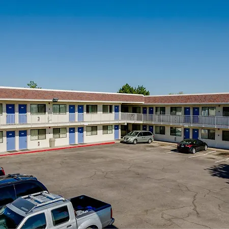 Motel 6 Thornton-3