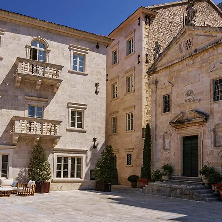 Heritage Grand Perast-2