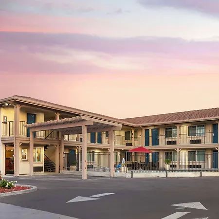 Best Western Hanford Inn-3