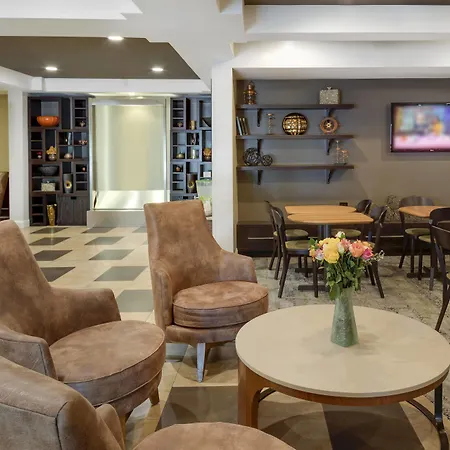 Courtyard By Marriott Portsmouth-3