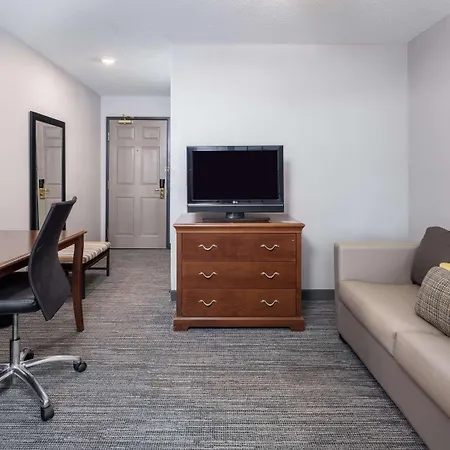Country Inn & Suites By Radisson, Maumee - Toledo-2