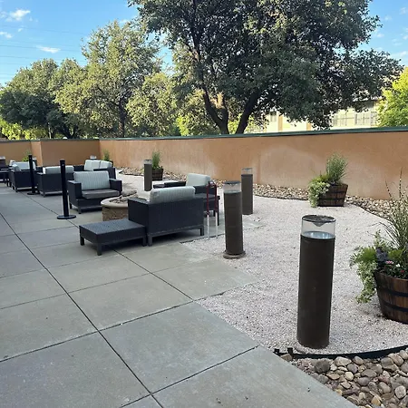 Courtyard Lubbock-3