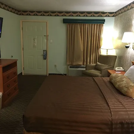 Econo Lodge Inn & Suites Near Lackland Afb-2