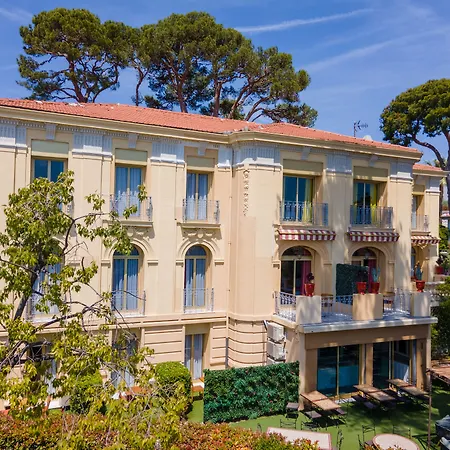 Hôtel Petit Palais-2