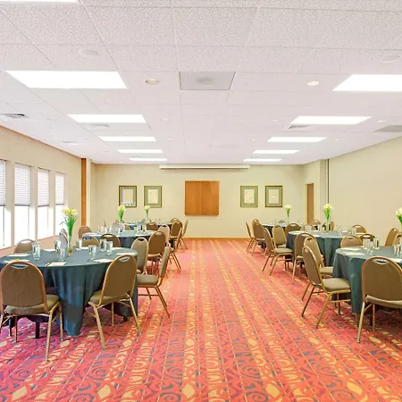 Days Inn By Wyndham St. Louis/Westport Mo-3