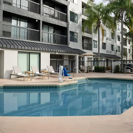 Courtyard By Marriott Orlando East/Ucf Area-3