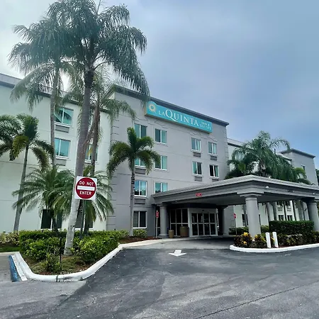 La Quinta Inn & Suites By Wyndham Sawgrass-2