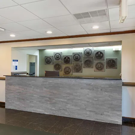 Best Western Plus South Hill Inn-3
