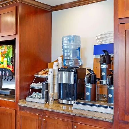 Best Western Plus South Hill Inn-2
