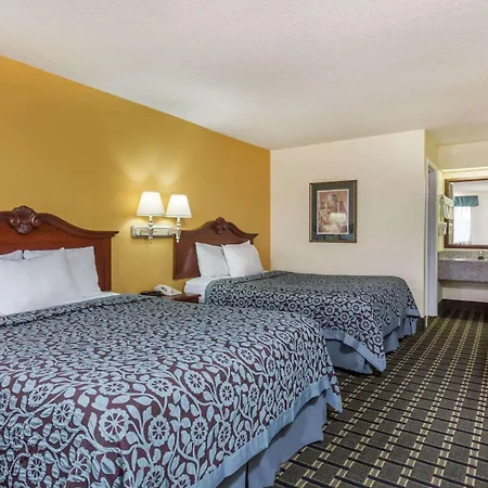 Days Inn & Suites By Wyndham Warner Robins Near Robins Afb-2