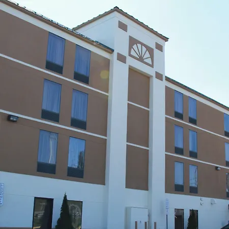 Spark By Hilton Wytheville East Main Street-2
