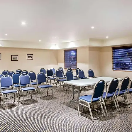 Ramada By Wyndham Prince Albert-3