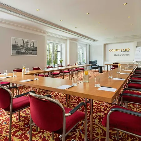 Courtyard By Marriott Hamburg Airport-2