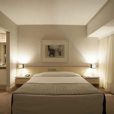 Hotel Victoria Villa Curitiba by Nacional Inn-2