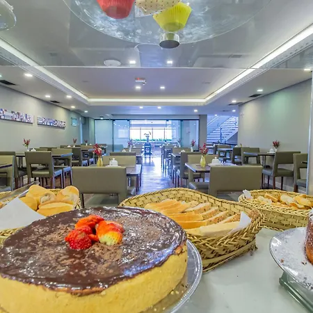 Hotel Victoria Villa Curitiba by Nacional Inn-3