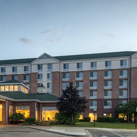 Hilton Garden Inn Detroit Metro Airport-3