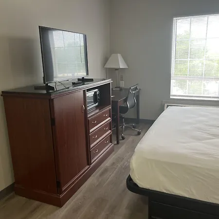 Baymont By Wyndham Lakeland-2
