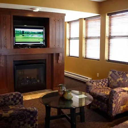 Holiday Inn Hotel Pewaukee-Milwaukee West By Ihg-3