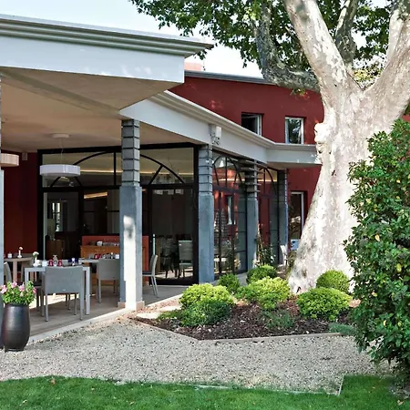 Best Western Plus Le Lavarin Avignon-3