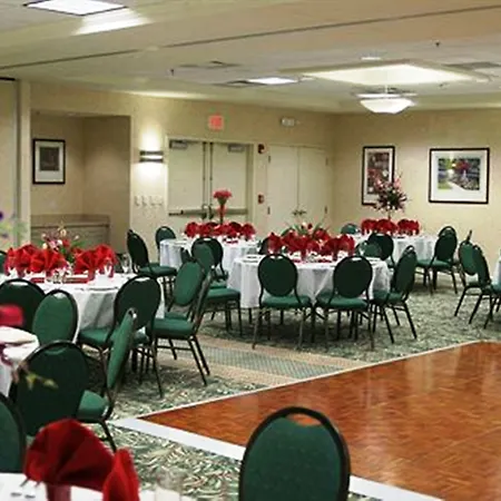 Hilton Garden Inn Syracuse-3
