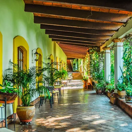 Hotel Hacienda Los Laureles-2