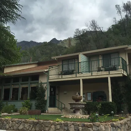 Cedar Lodge-3