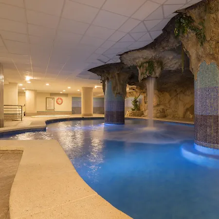 Htopfun Royal Star & Spa-3