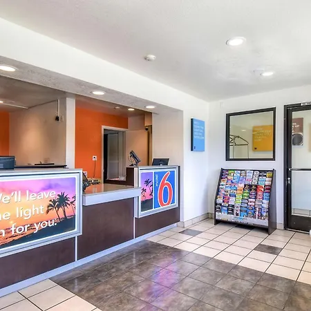 Motel 6-Corona, Ca-2